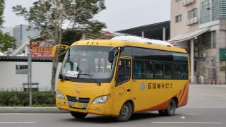 TX6601F驶出柳市客运中心