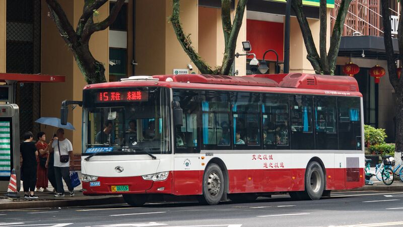 文件:11544-浙C06553F-15路-XMQ6106.jpg