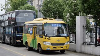 KLQ6609E4于双屿公交枢纽