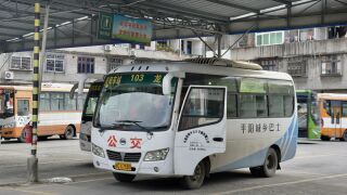 ZJC6601HF7于昆阳车站待发