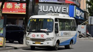 MD6608KH行驶于新河路