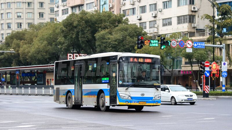 文件:20637-浙C32979-48路-HFF6100.jpg