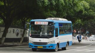 HFF6609GDE4FB行驶于商城大道