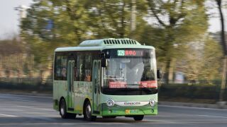 HFF6600GEV2行驶于飞鳌大道