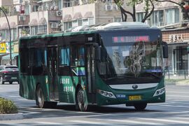 ZK6108CHEVG2行驶于划龙桥路