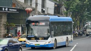 10930-浙C06990F-6路-ZK6105.jpg