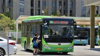 ZK6845BEVG6A于万达公交站