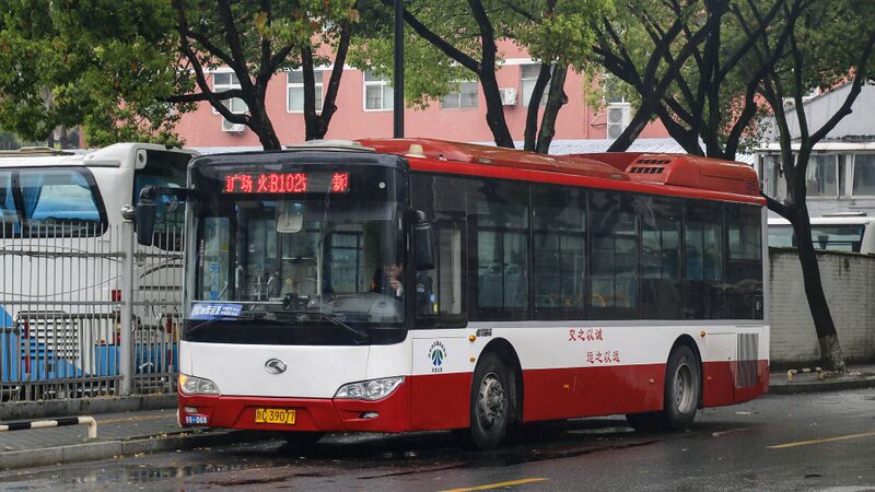 文件:99068-浙C39077-B102路-XMQ6106.jpg